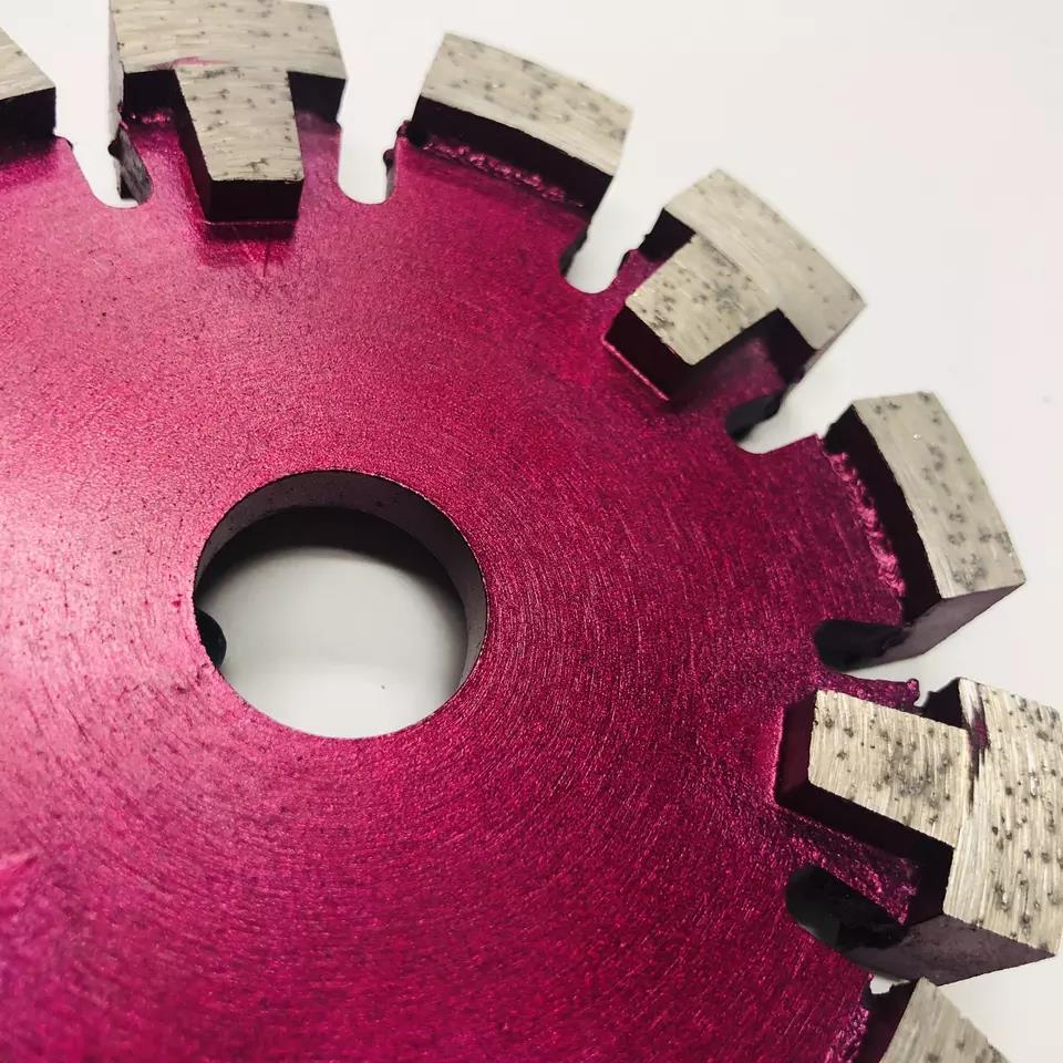 Bodenheizung 125 -mm -Laserschweiß -Tuck Point Diamond Sägeklinge für Hartbeton mit Schutzzähne